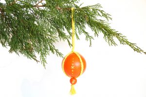 64-boule-decorative-a-suspendre-orange-3