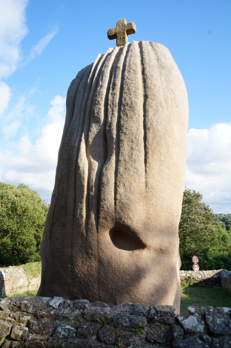 Le Menhir de SaintUzec Blog Le rire de l'arcenciel