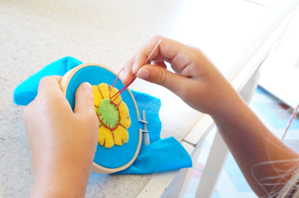 Atelier créatif en cours de réalisation